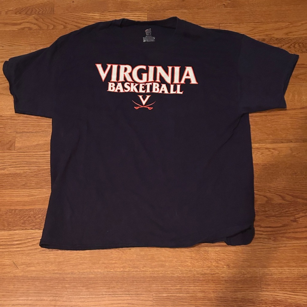 Size large Virginia basketball shirt